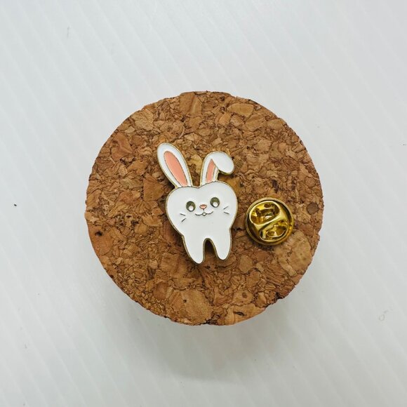 ✨Enamel Pin Tooth Teeth Oral Health Cartoon Rabbit shaped Care Dentist Oz New✨ - Picture 4 of 7